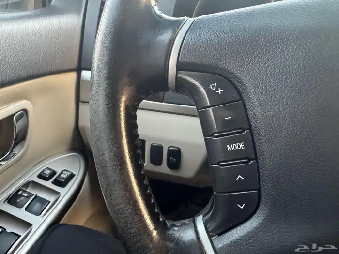 للبيع ميتسوبيشي باجيرو 2017 وكاااله 30