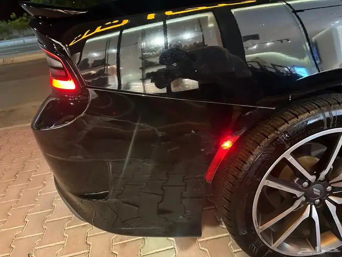 تشارجر 2022 R T v8 10