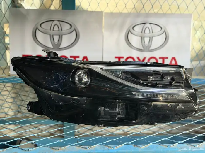 شمعة يمين كامري 2025 اصلي وكاله نضيف 0