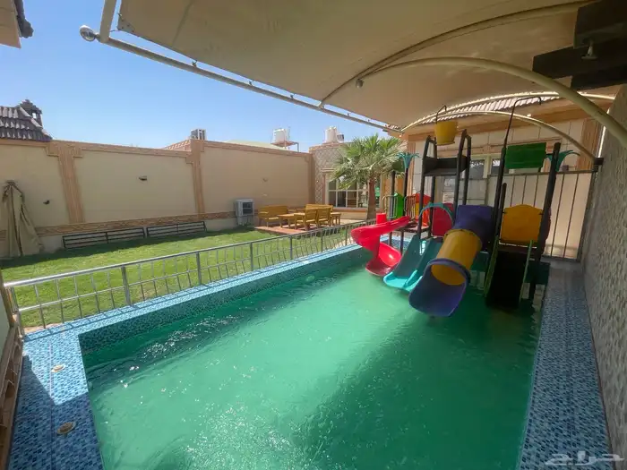 للبيع شاليهات مؤثثه حي الوسيطى شرق بريدة 3