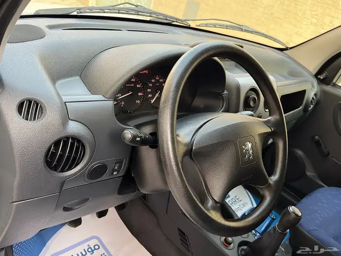 فان بيجو 2009 بضاعة عداد 5 الاف 10