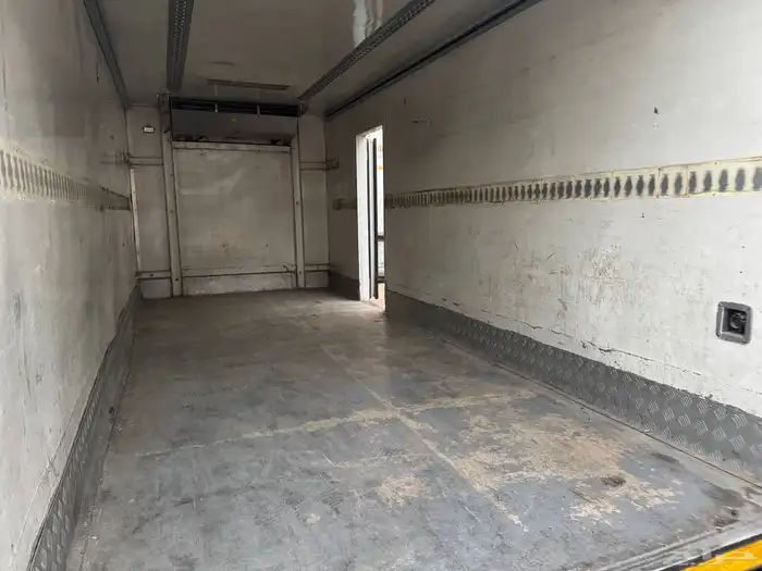 ثلاجة دينا 5 متر وعرض 2 6 3