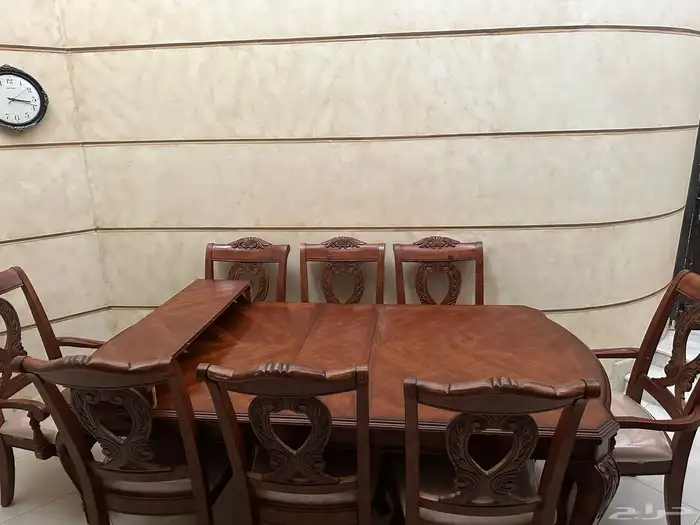 طاولة طعام خشب نظيفه 9