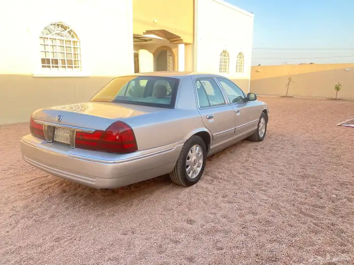 فورد قراند ماركيز 2004 وكاله وعلى الفحصللبيع او البدل 3