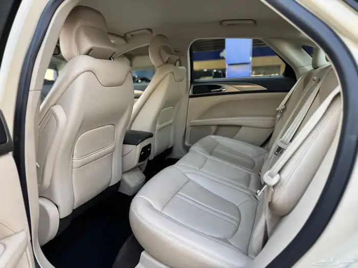 لنكولن MKZ 2018 بحالة الوكالة 6