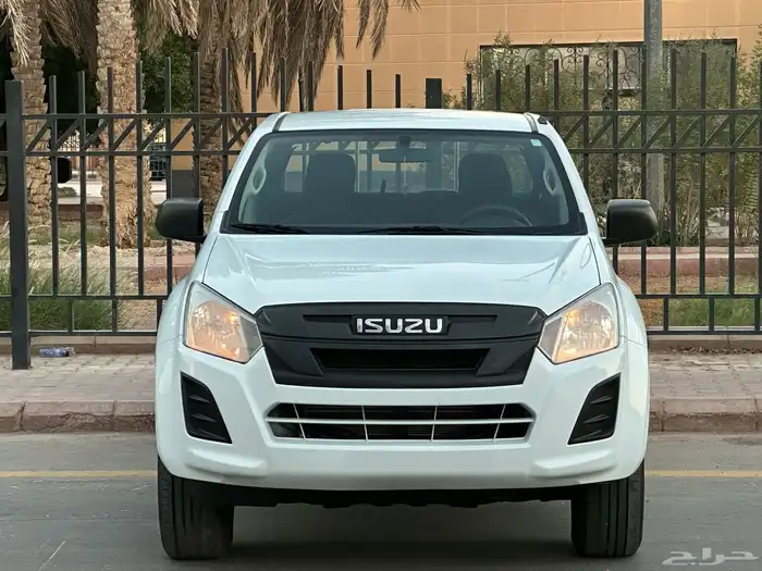 ايسوزو بكب غمارتين موديل 2023 سعودي قير عادي 8