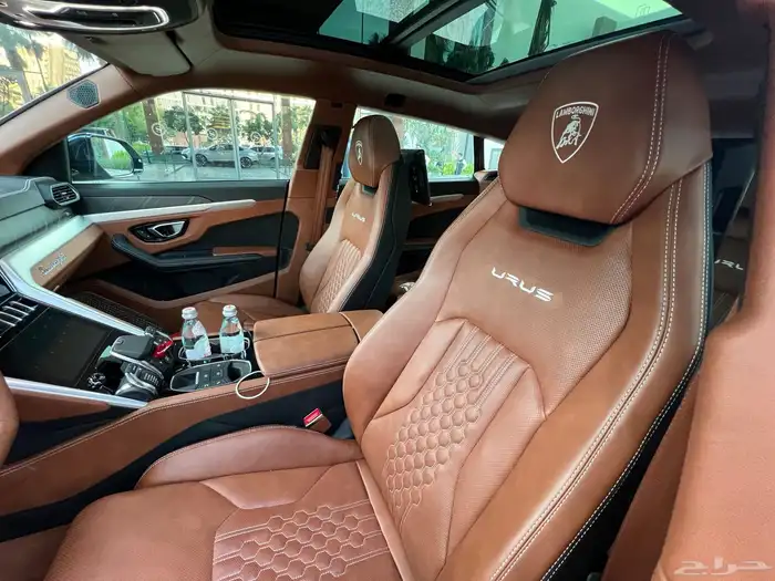 لمبرجيني اوروس S عداد 4 الاف صيانة 5 سنوات إضافية مجانا 48