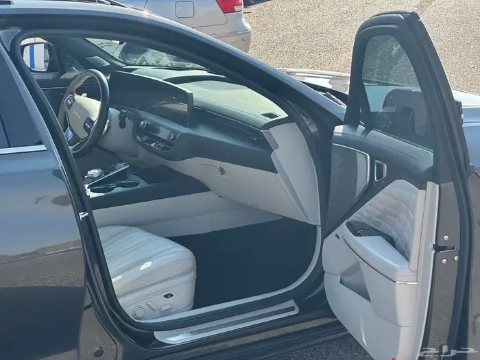 كيا كي 8 بنزين 2023 فل كامل 10