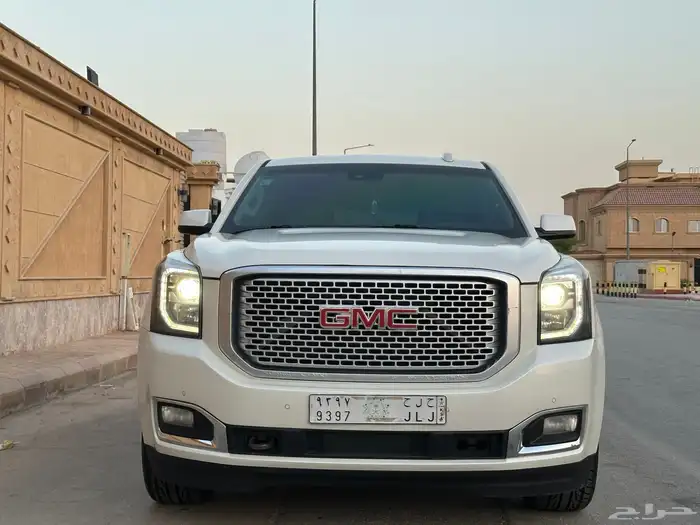 جي ام سي يوكن دينالي 2015 فل كامل نظيف للبيع 3