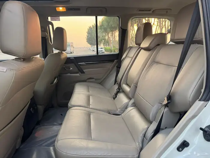 للبيع ميتسوبيشي باجيرو 2017 وكاااله 46