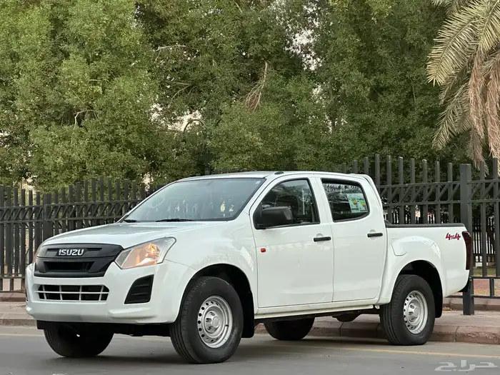 ايسوزو بكب غمارتين موديل 2023 سعودي قير عادي 3