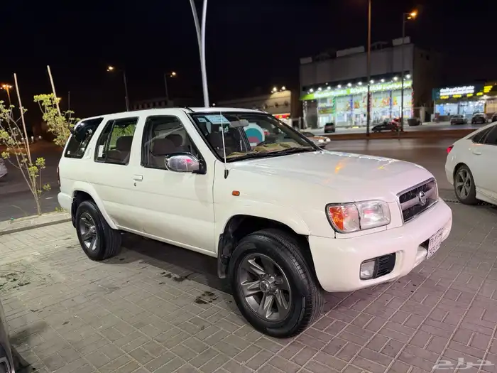 باثفندر 2005 ابيض للبيع 1