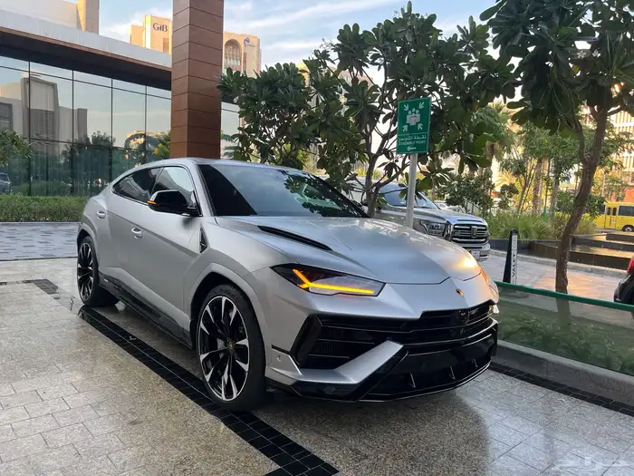 لمبرجيني اوروس S عداد 4 الاف صيانة 5 سنوات إضافية مجانا 3