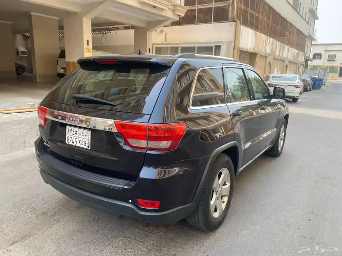 للبيع جيب جراند شروكي لاريدو 3