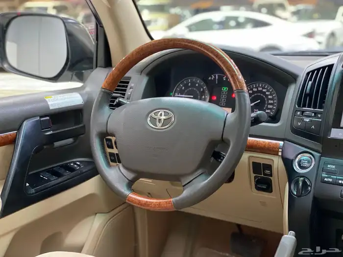 تويوتا لاندكروزر فل كامل 2014 18