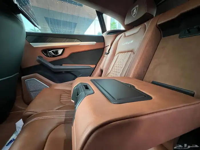 لمبرجيني اوروس S عداد 4 الاف صيانة 5 سنوات إضافية مجانا 69