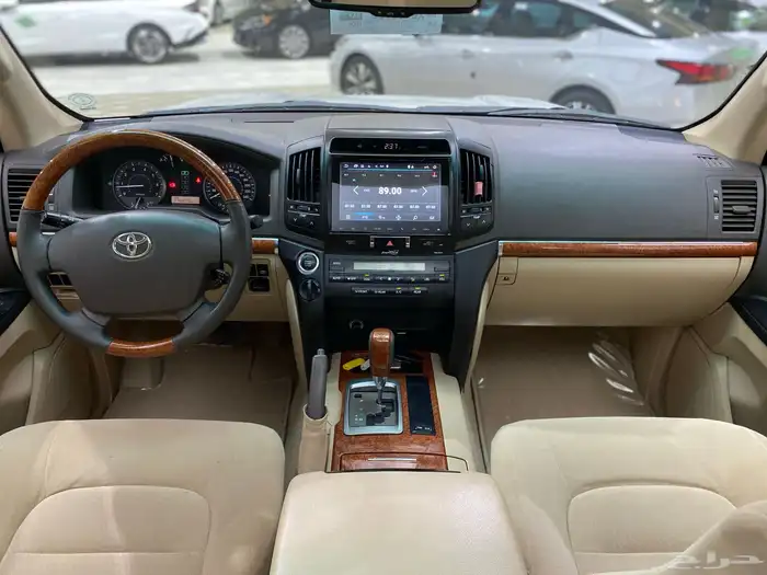 تويوتا لاندكروزر فل كامل 2014 19