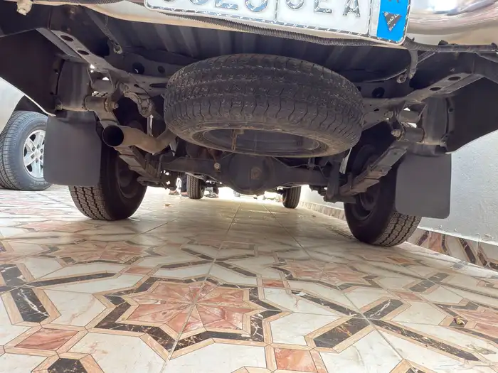 هايلكس 2001 مخزن 25