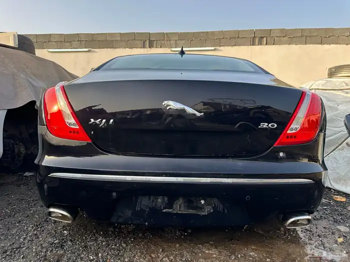 مصدومه جاكور Xj فل كامل ( بدون مكينه ) 3
