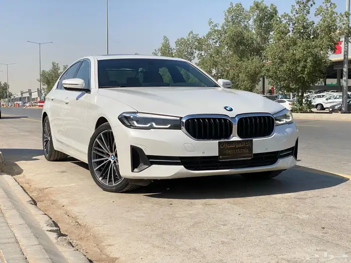 بي ام دبليو 520i 2023 الفئة الخامسه BMW 4