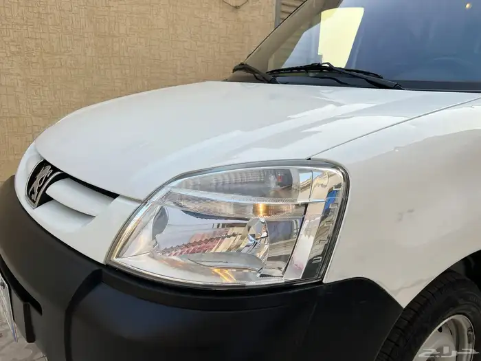 فان بيجو 2009 بضاعة عداد 5 الاف 7