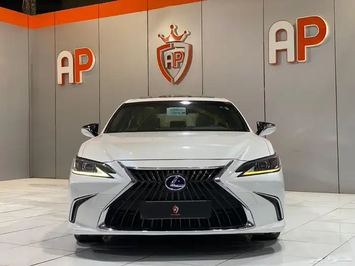 لكزس ES300h 2021 ( هايبرد ) بحالة ممتازة 4