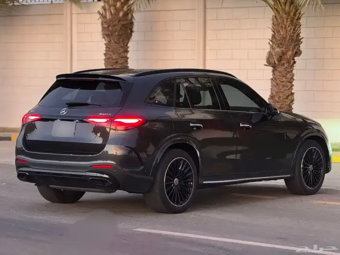 مرسيدس GLC200 2024 على الضمان و الصيانه 3