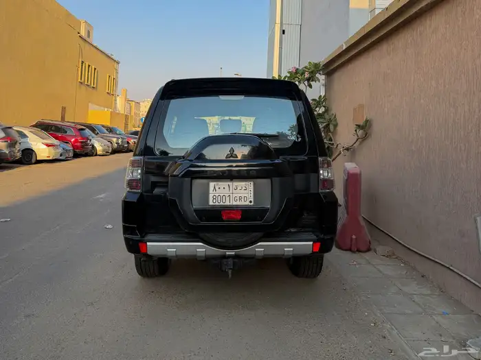 للبيع  متسوبيشي باجيرو 2017 فل علامة ذهبية (مخزن) 5