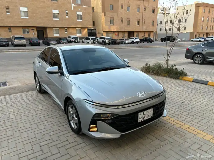 للبيع اكسنت 2024 2