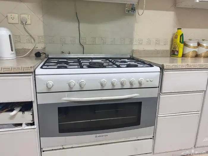 فرن ماركه اريستون ايطالي. للبيع ب600 0