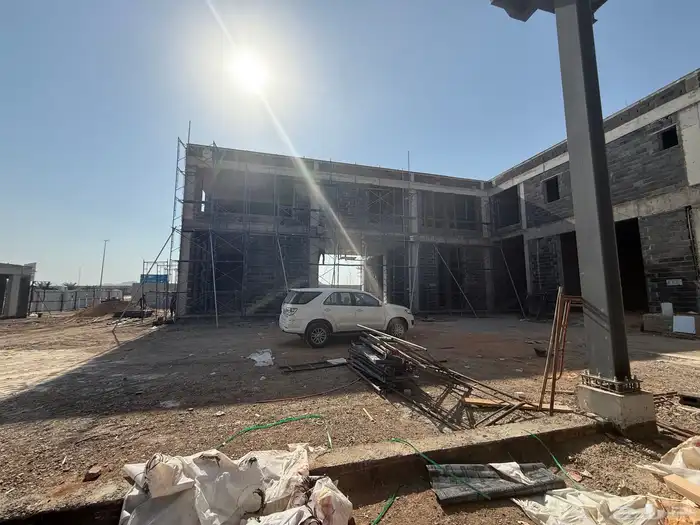 محطة بنزين بها محلات تجارية 3