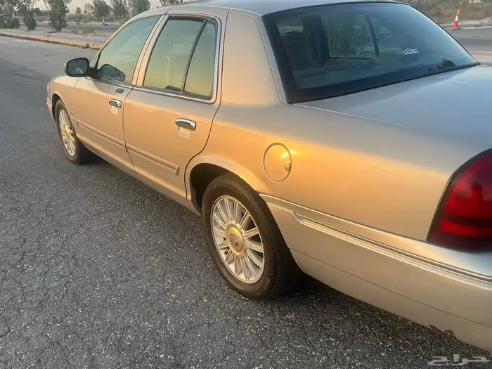 فورد جراند ماركيز 2010 نظيف مالك اول 12