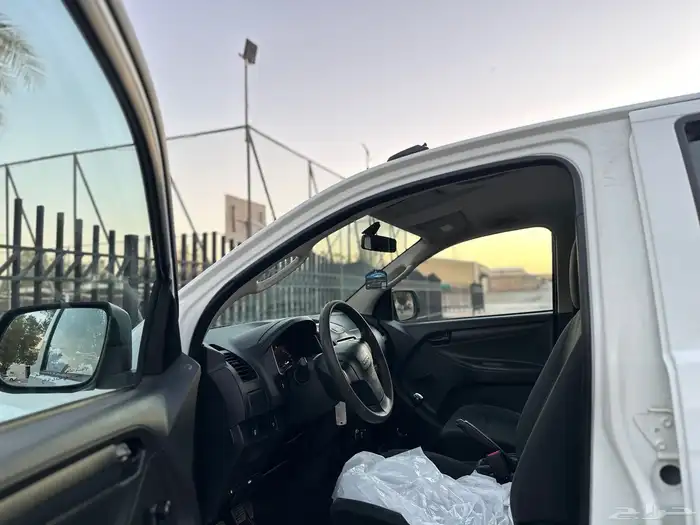 ايسوزو بكب غمارتين موديل 2023 سعودي قير عادي 14