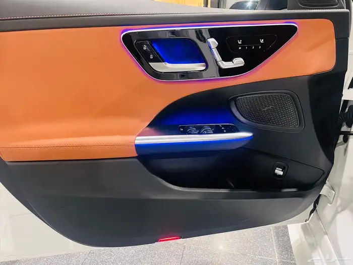 مرسيدس C200 موديل 2025 (اصفار) 8