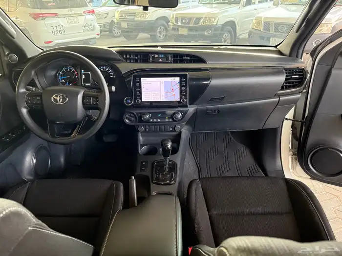 تويوتا هايلوكس دفنشر 6 سلندر موديل 2021 33