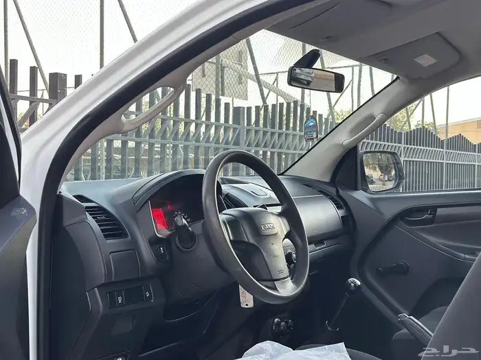 ايسوزو بكب غمارتين موديل 2023 سعودي قير عادي 13