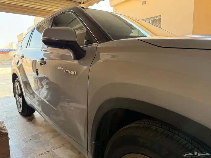 تويوتا هايلاندر 2023 فئه برونز ديشن نظيفه جدا 3