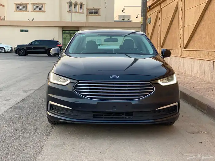 فورد تورس 2020 نص فل نظيف للبيع 3