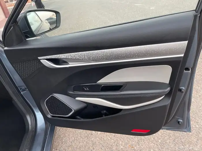 جيلي_بينراي_2022_نص فل_نظيف 71