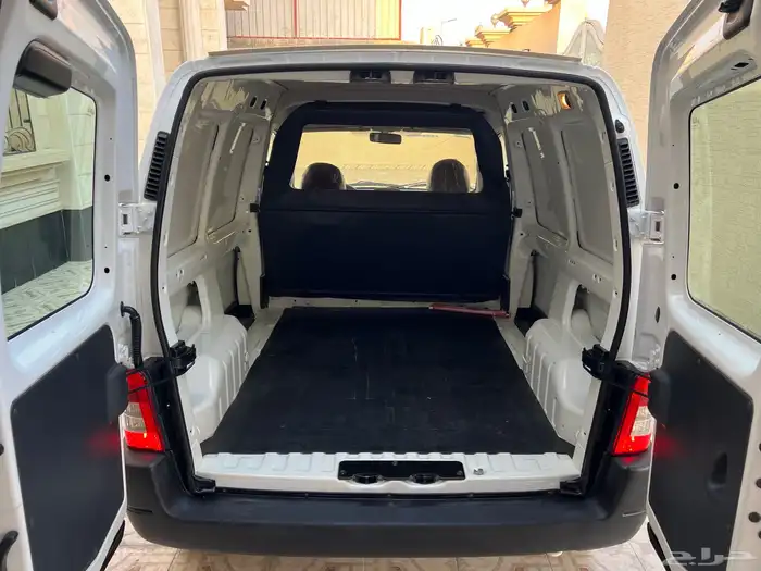 فان بيجو 2009 بضاعة عداد 5 الاف 21