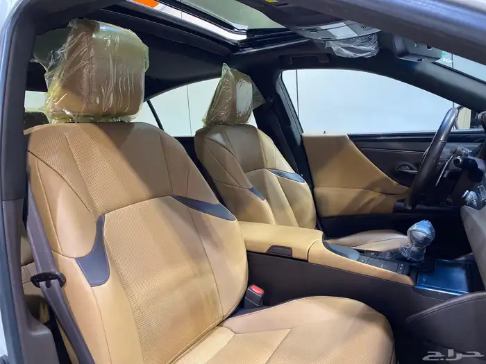 لكزس ES300h 2021 ( هايبرد ) بحالة ممتازة 16