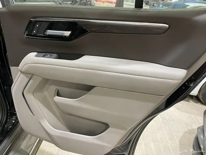 شفروليه تاهو 2025 ستاندر خليجي بدون دبل (بنزين ) 15