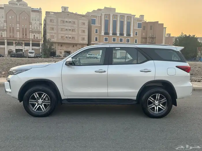 فورشنر 6 سلندر دبل (VX) 2023 ( بحالة الوكالة ) 9