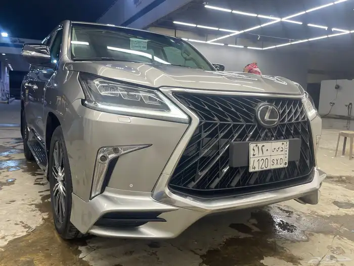 للبيع جيب لكزس LX2018 سعودي 3