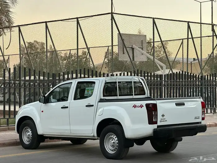 ايسوزو بكب غمارتين موديل 2023 سعودي قير عادي 5