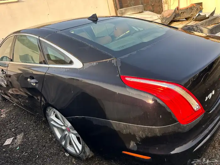مصدومه جاكور Xj فل كامل ( بدون مكينه ) 6