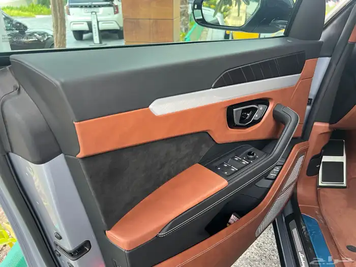 لمبرجيني اوروس S عداد 4 الاف صيانة 5 سنوات إضافية مجانا 55