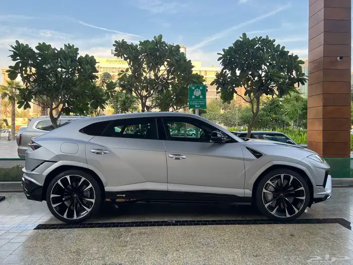 لمبرجيني اوروس S عداد 4 الاف صيانة 5 سنوات إضافية مجانا 28