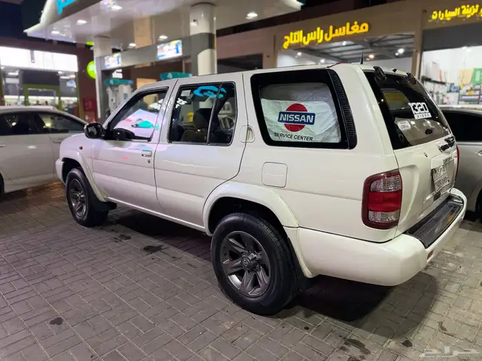 باثفندر 2005 ابيض للبيع 3