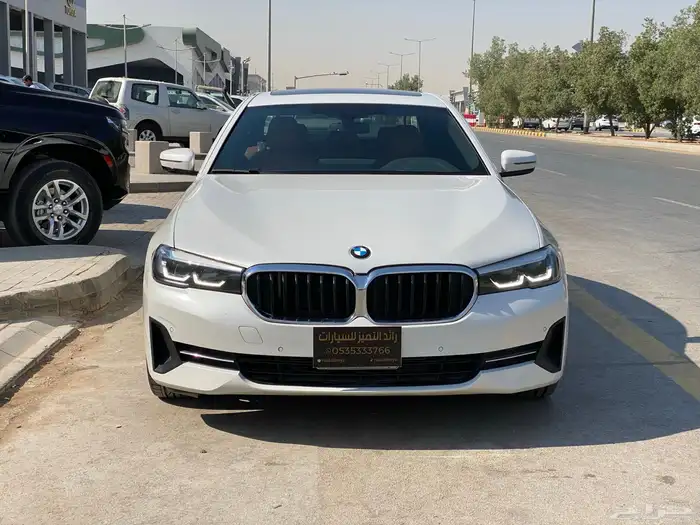 بي ام دبليو 520i 2023 الفئة الخامسه BMW 3